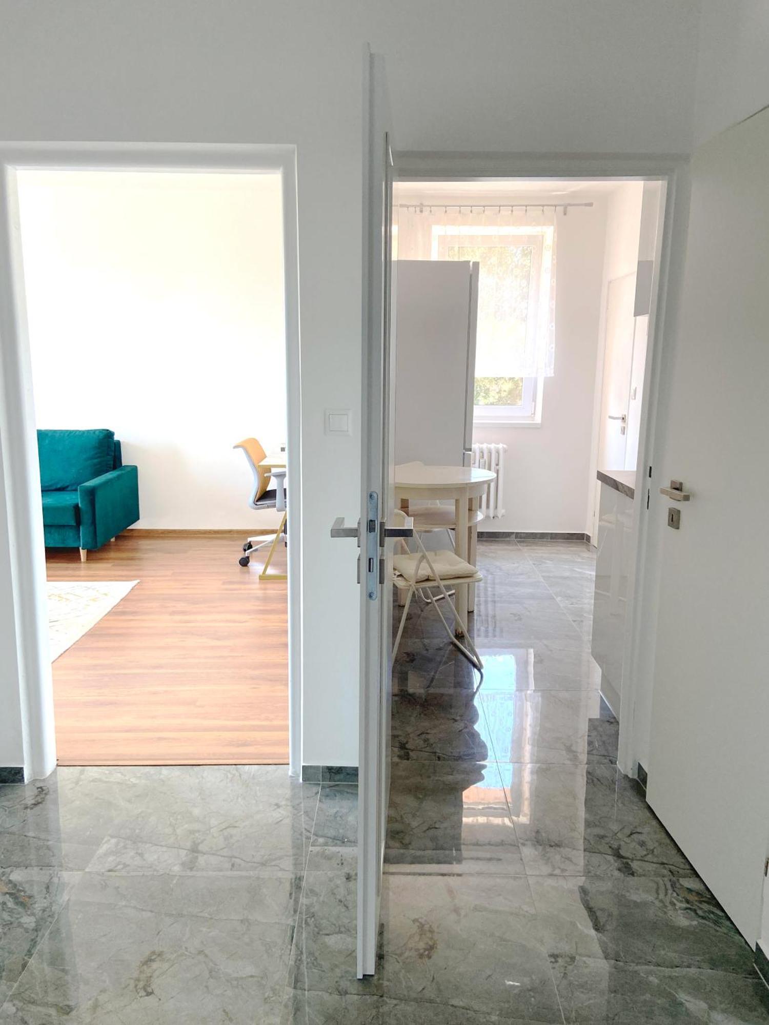 New Colorful Apartment With Big Balcony Bratislava Eksteriør bilde