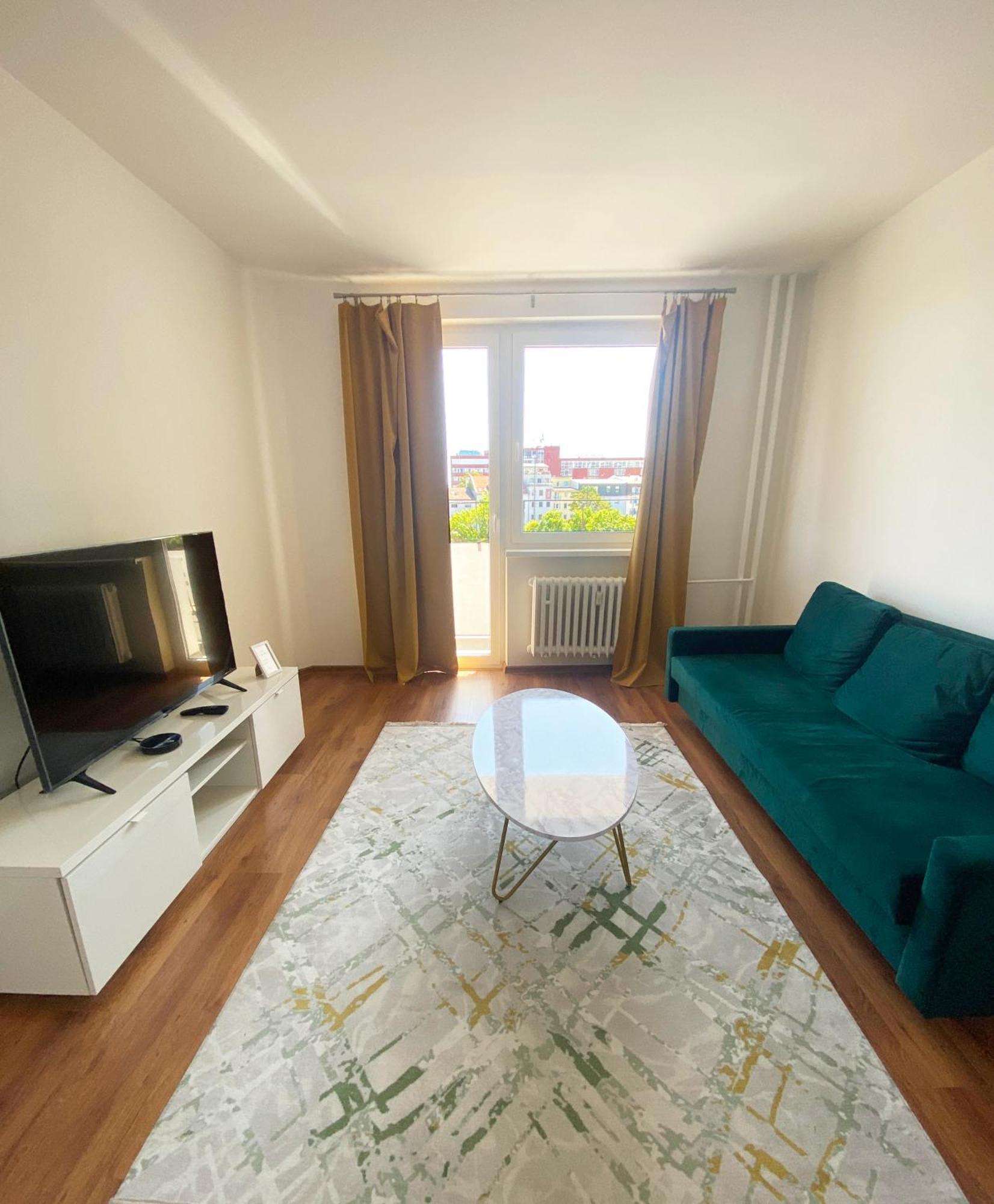 New Colorful Apartment With Big Balcony Bratislava Eksteriør bilde